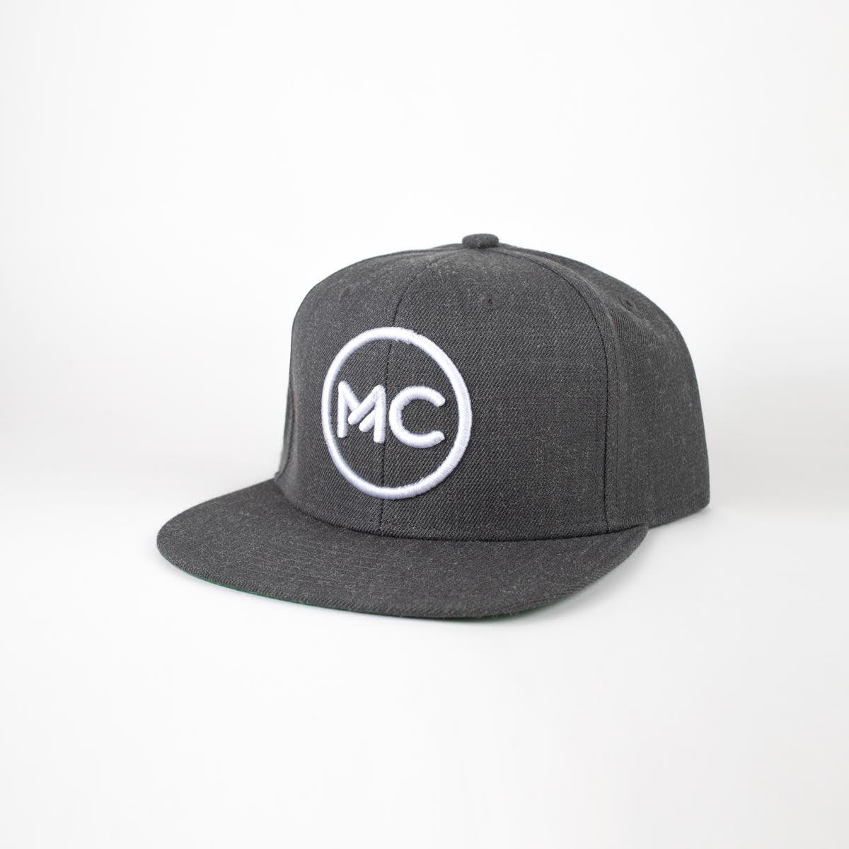 GORRA MC GRIS/BLANCO